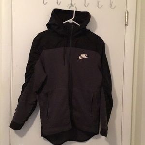 Nike men’s black and grey jacket